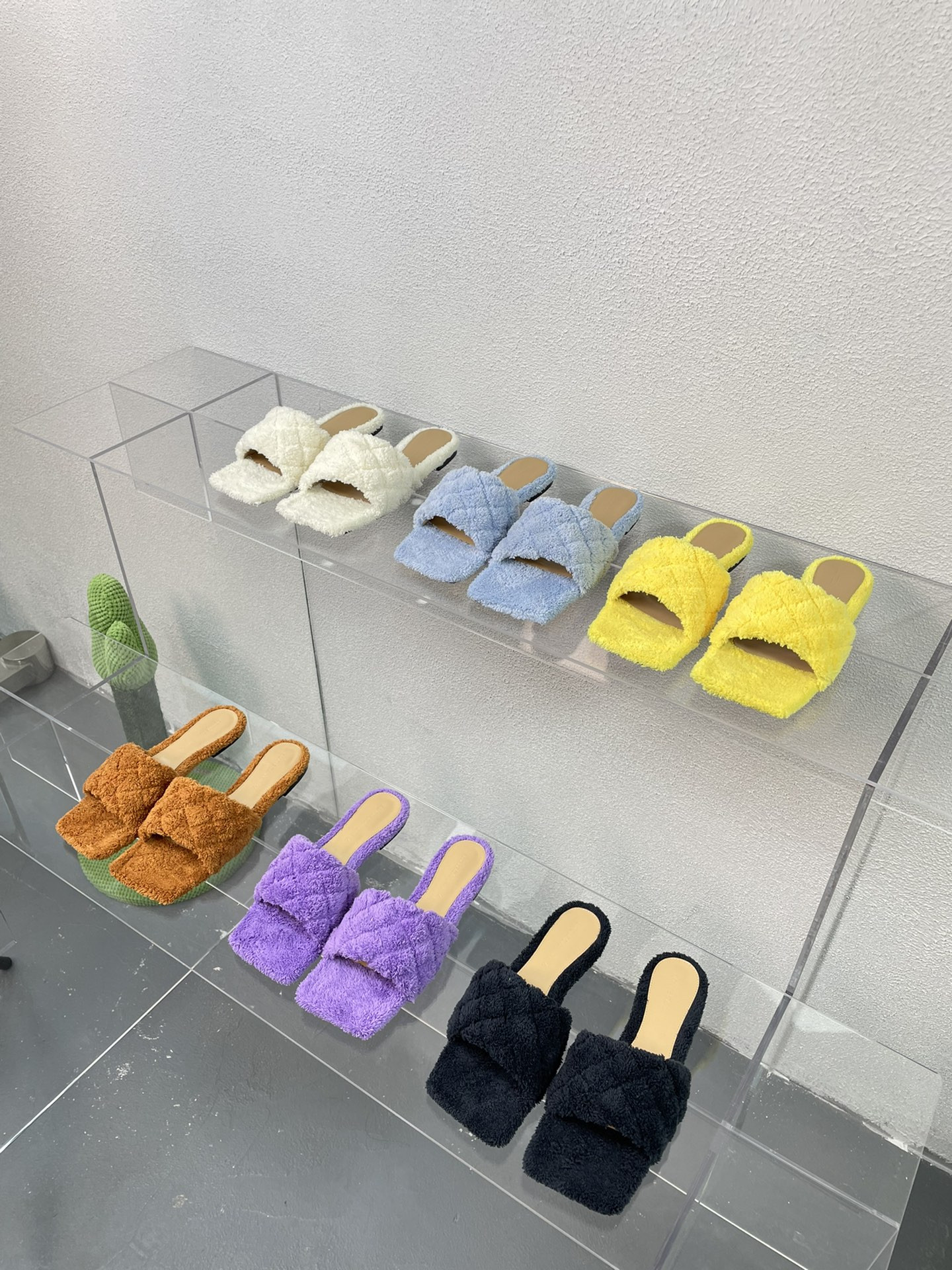 b0tte*a Ven*ta slippers