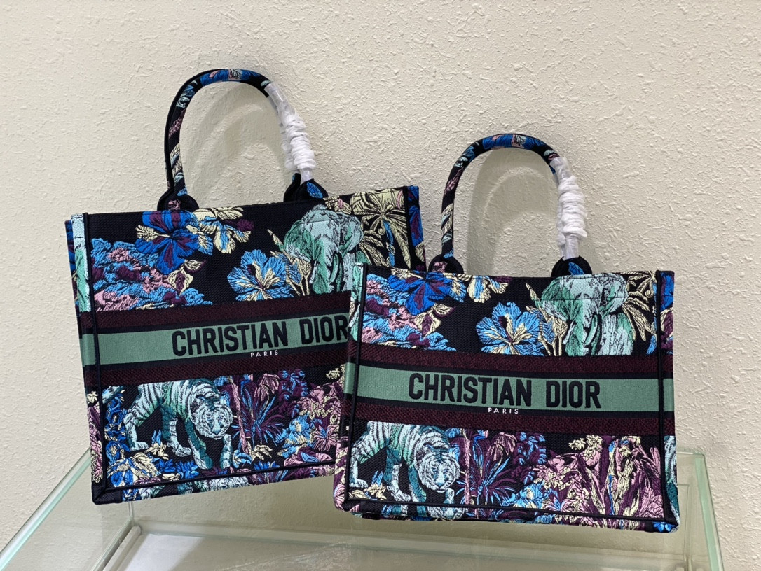 D*or book tote