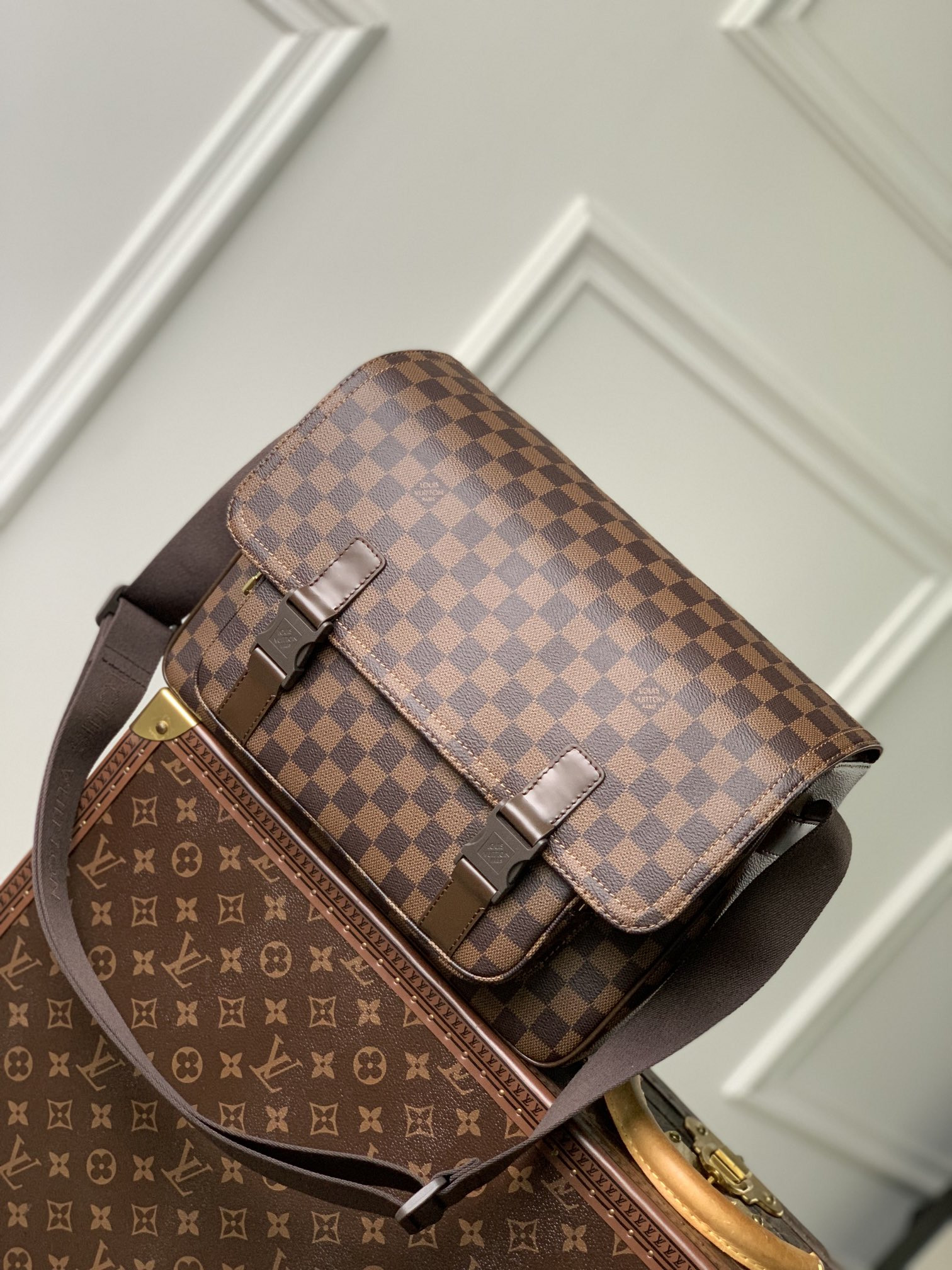l0*is V*t0n vintage messenger bag-34×18×23cm