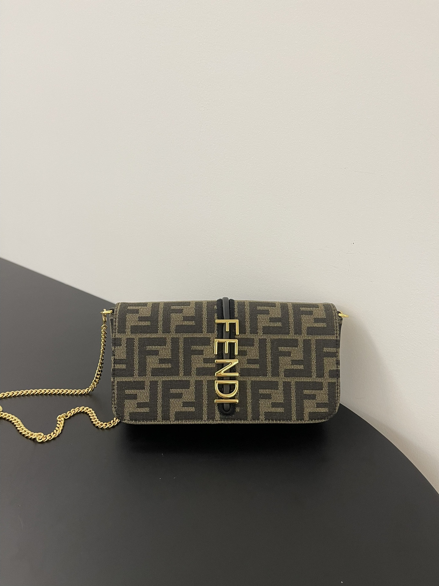 F**di graphy bag-22x5x11cm