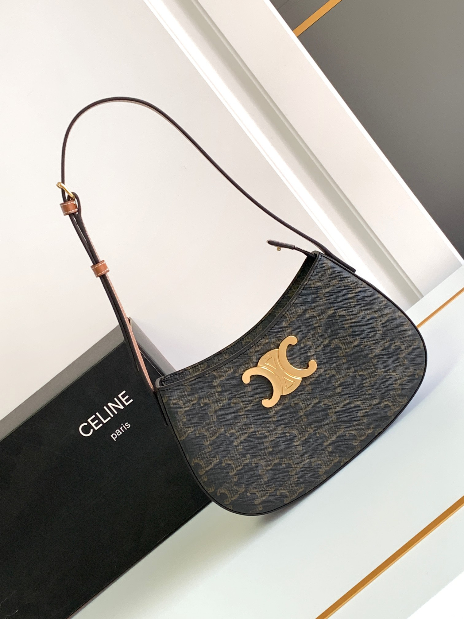 Ce**e tilly hobo bag-22 x 13.5 x 4cm