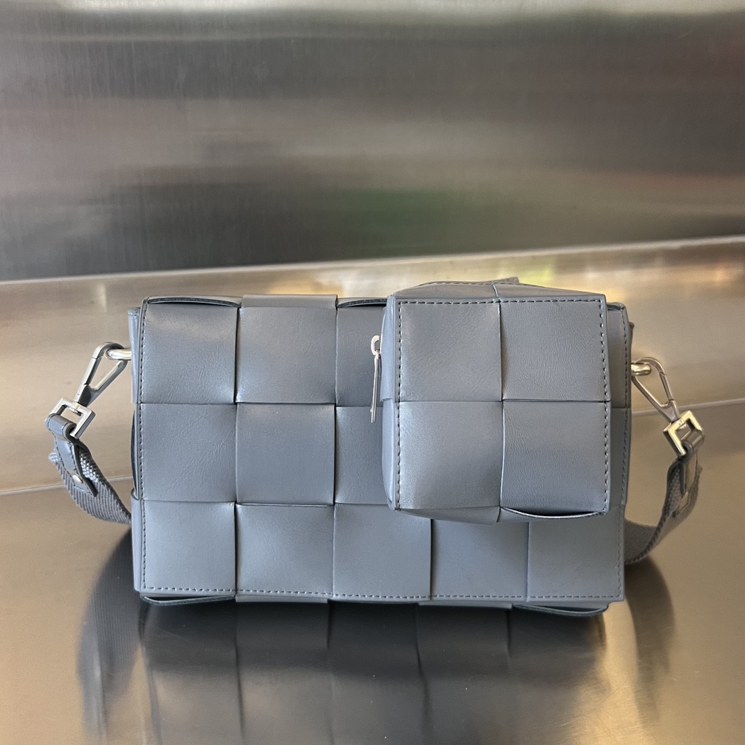 b0tte*a Ven*ta crossbody bag-23x15x5cm