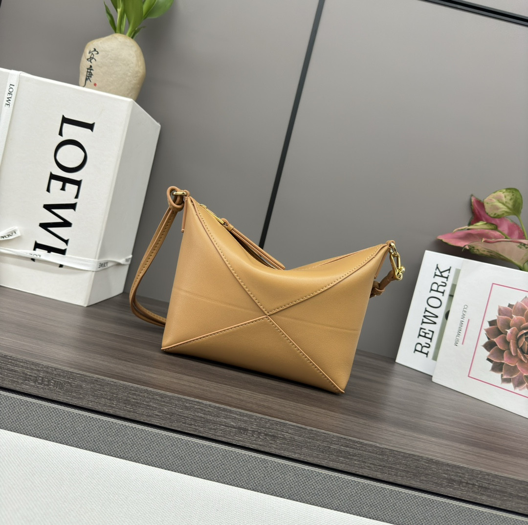 L0ew* puzzle fold pouch-23*6.5*15.5cm