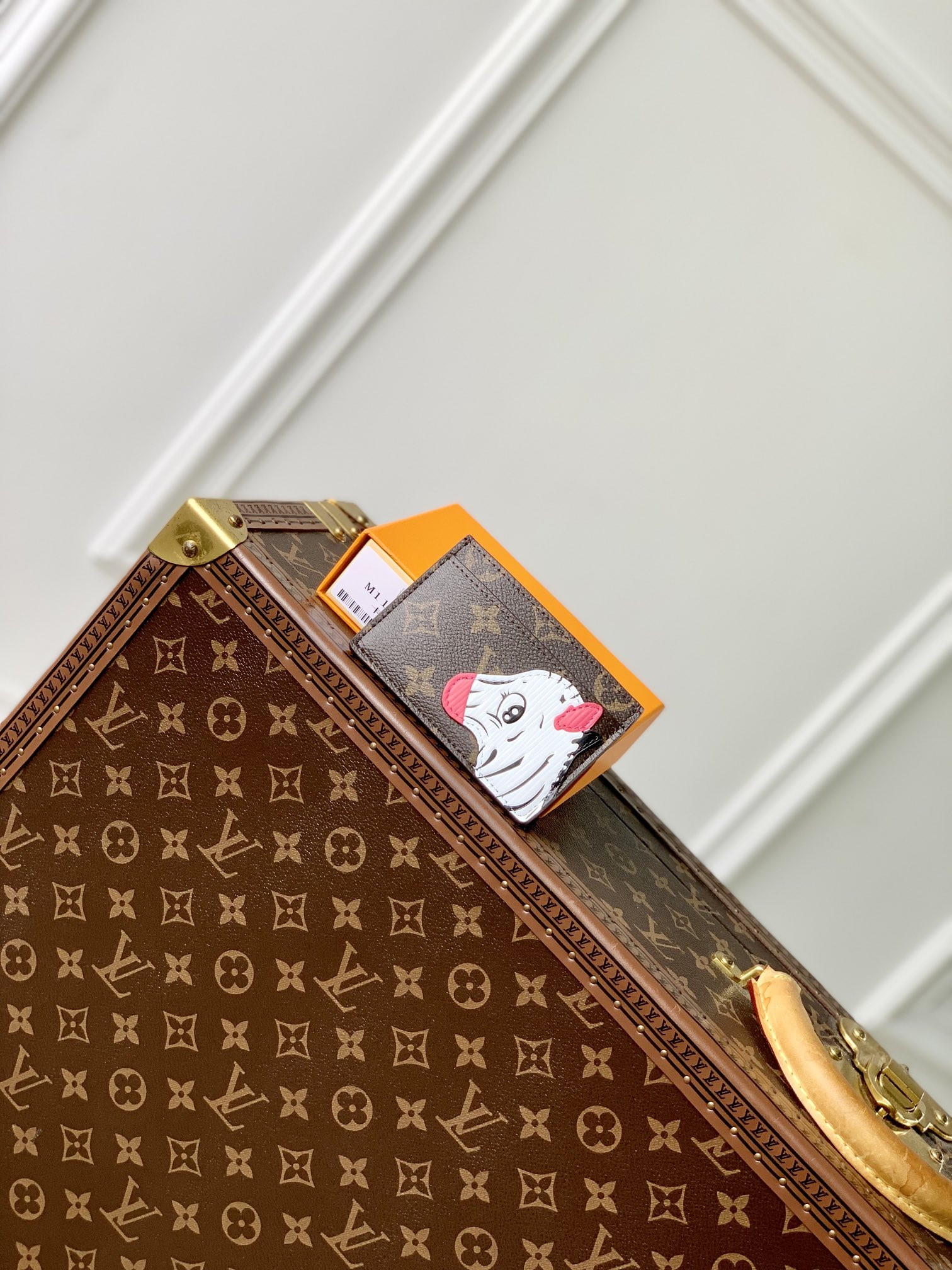 l0*is V*t0n wallet-11 x 7 x 0.5cm