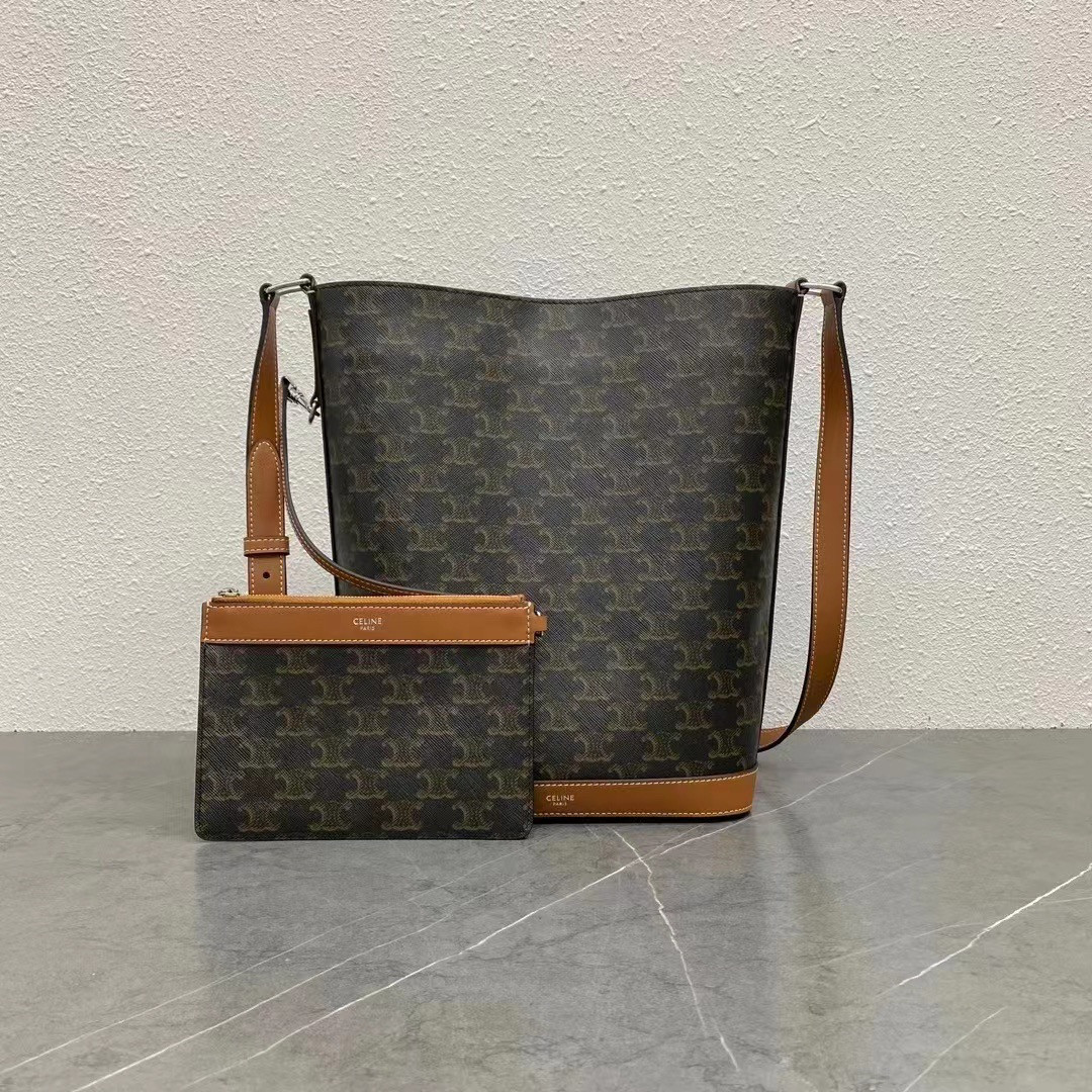 Ce**e bucket bag