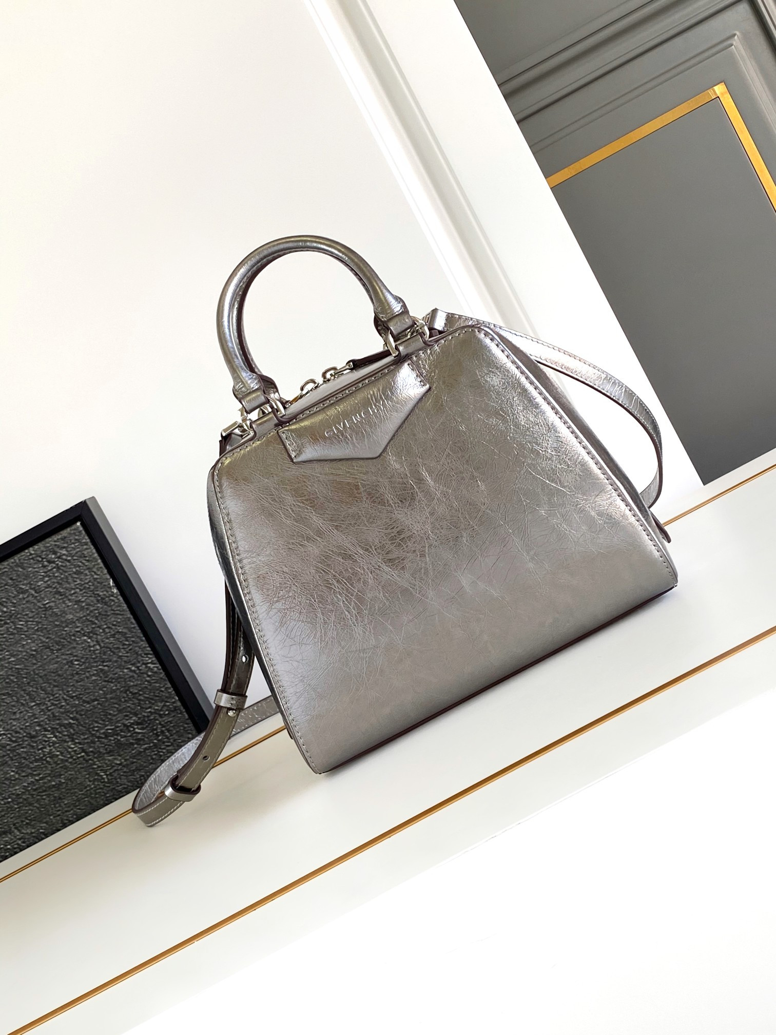 G1uenchy anyigona cube tote-13*19*22cm