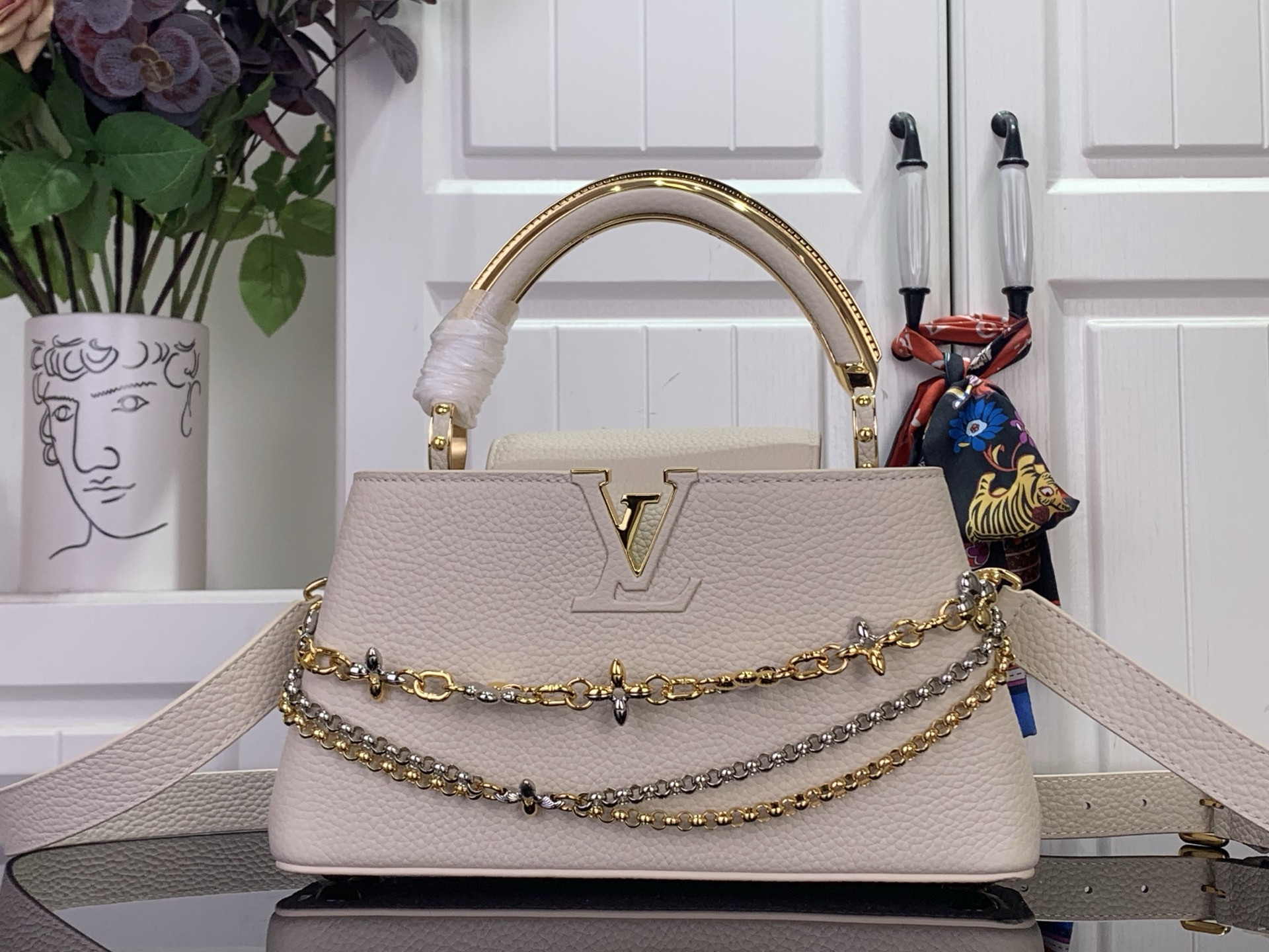 L0vis Vvtt0n Sac Capucines East West BB-29x18x9CM