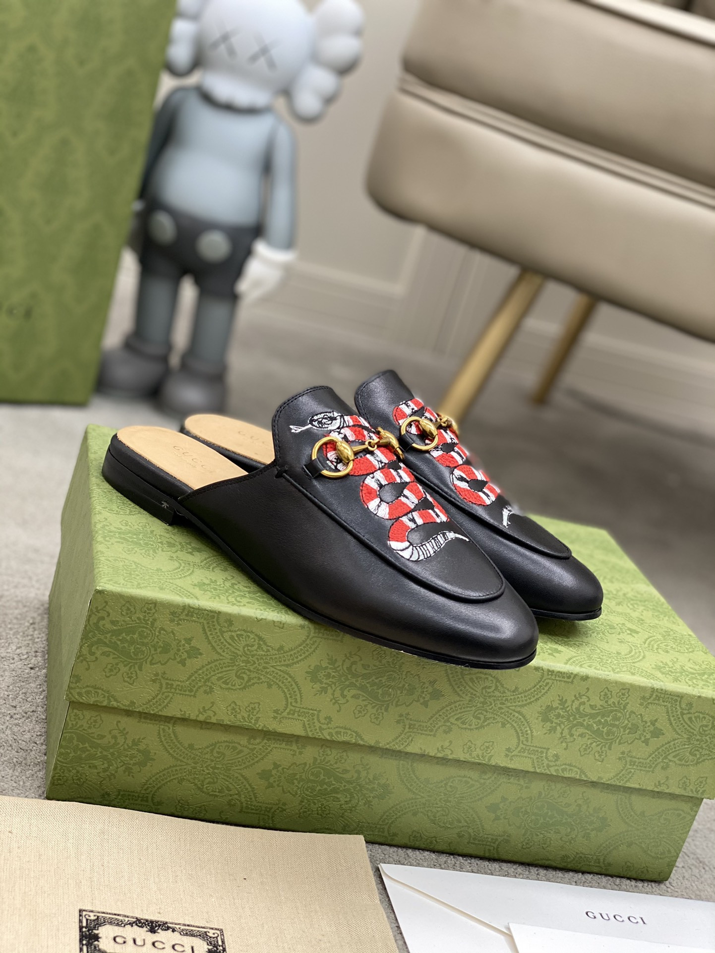 G*u*i loafers