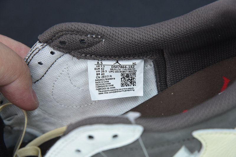 TRAVIS SCOTT X AIR JORDAN 1 LOW OG “REVERSE MOCHA” DM7866-162