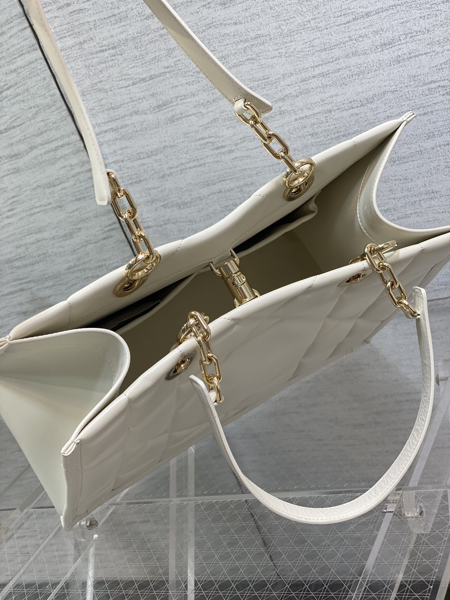 D*or essential bag