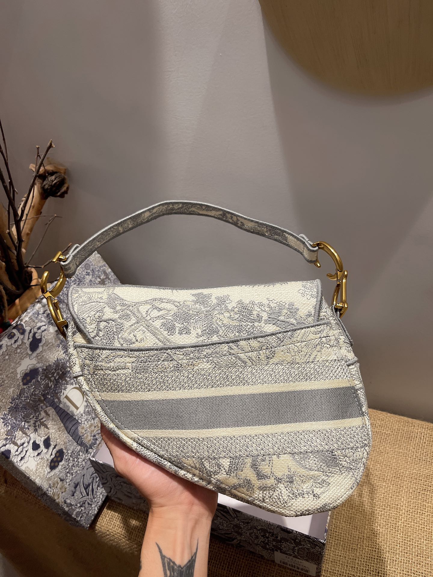 D*or saddle bag-25.5 x 20 x 6.5cm