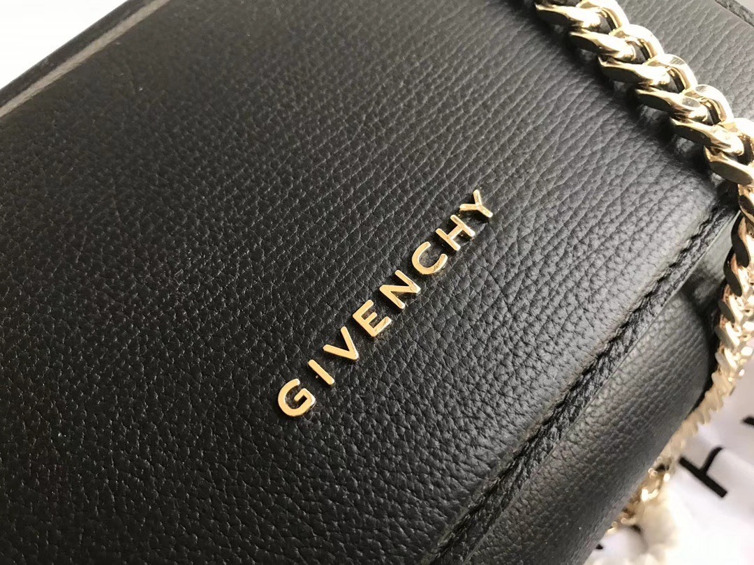 g1uenchy P*nd0ra bag-18cm