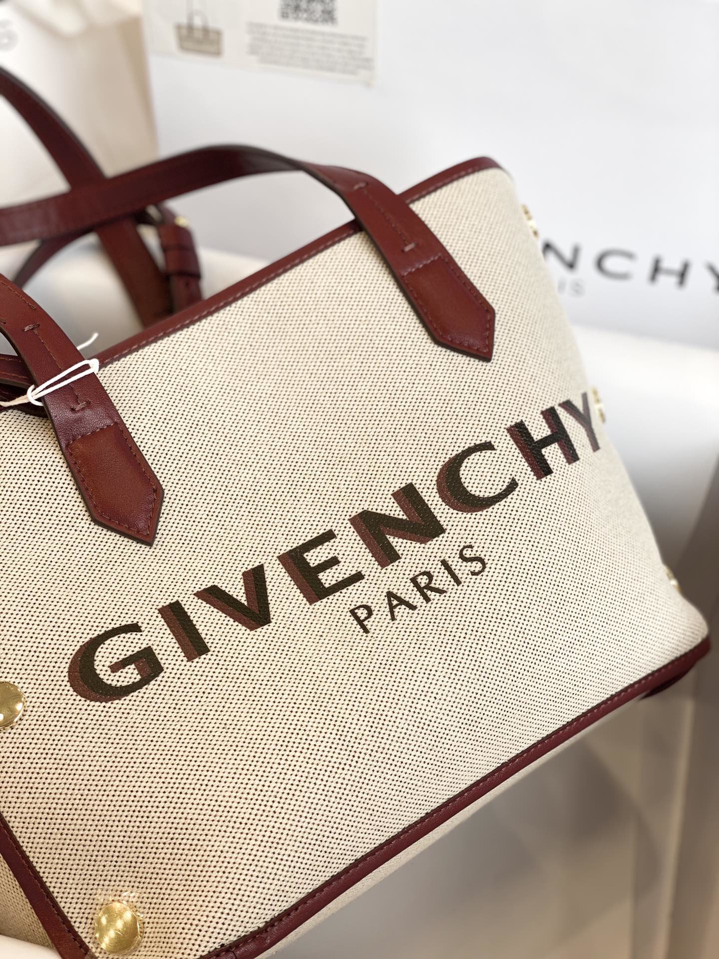 G1uenchy bond tote-21*32*14cm