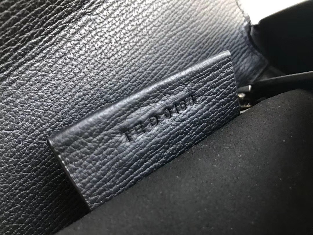 g1uenchy P*nd0ra bag-18cm
