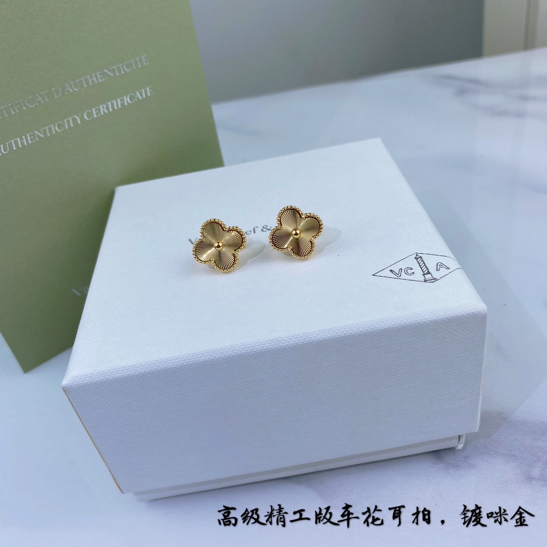 VCA Earring