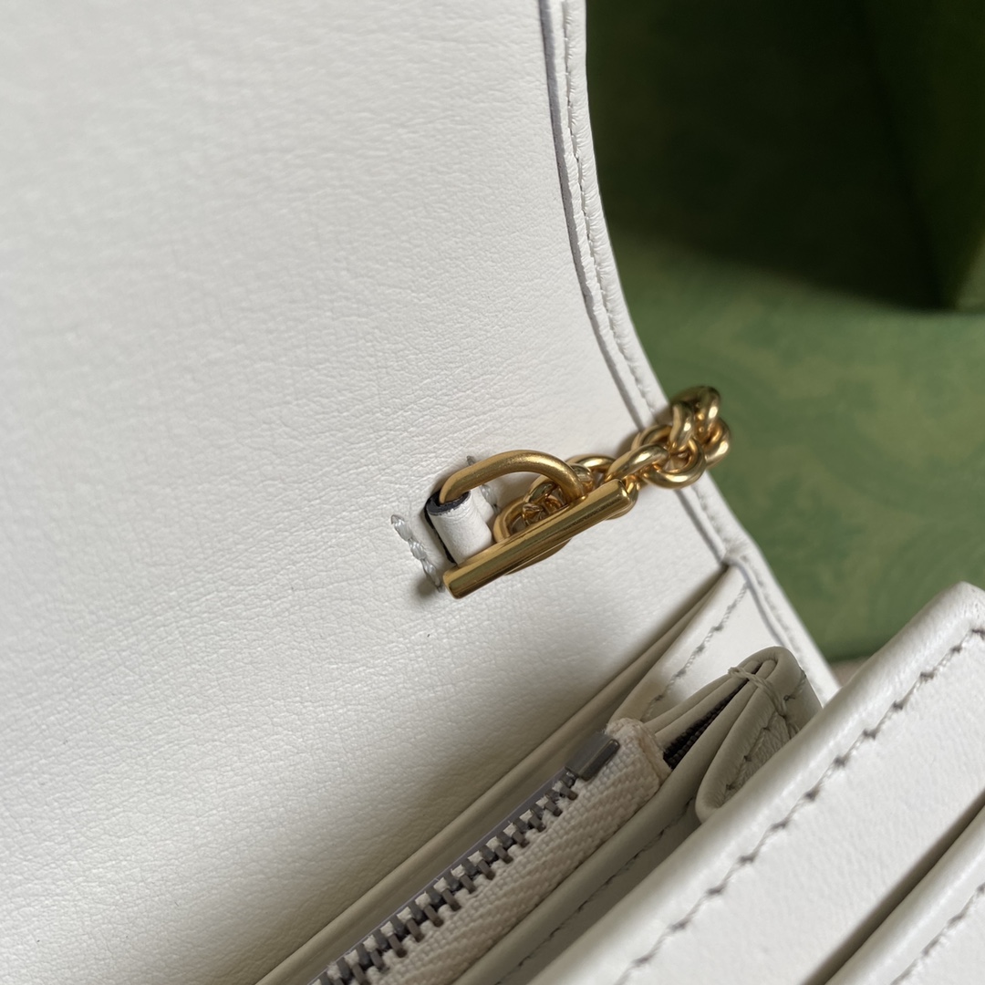 G*u*i chain bag-19*10*3.5cm