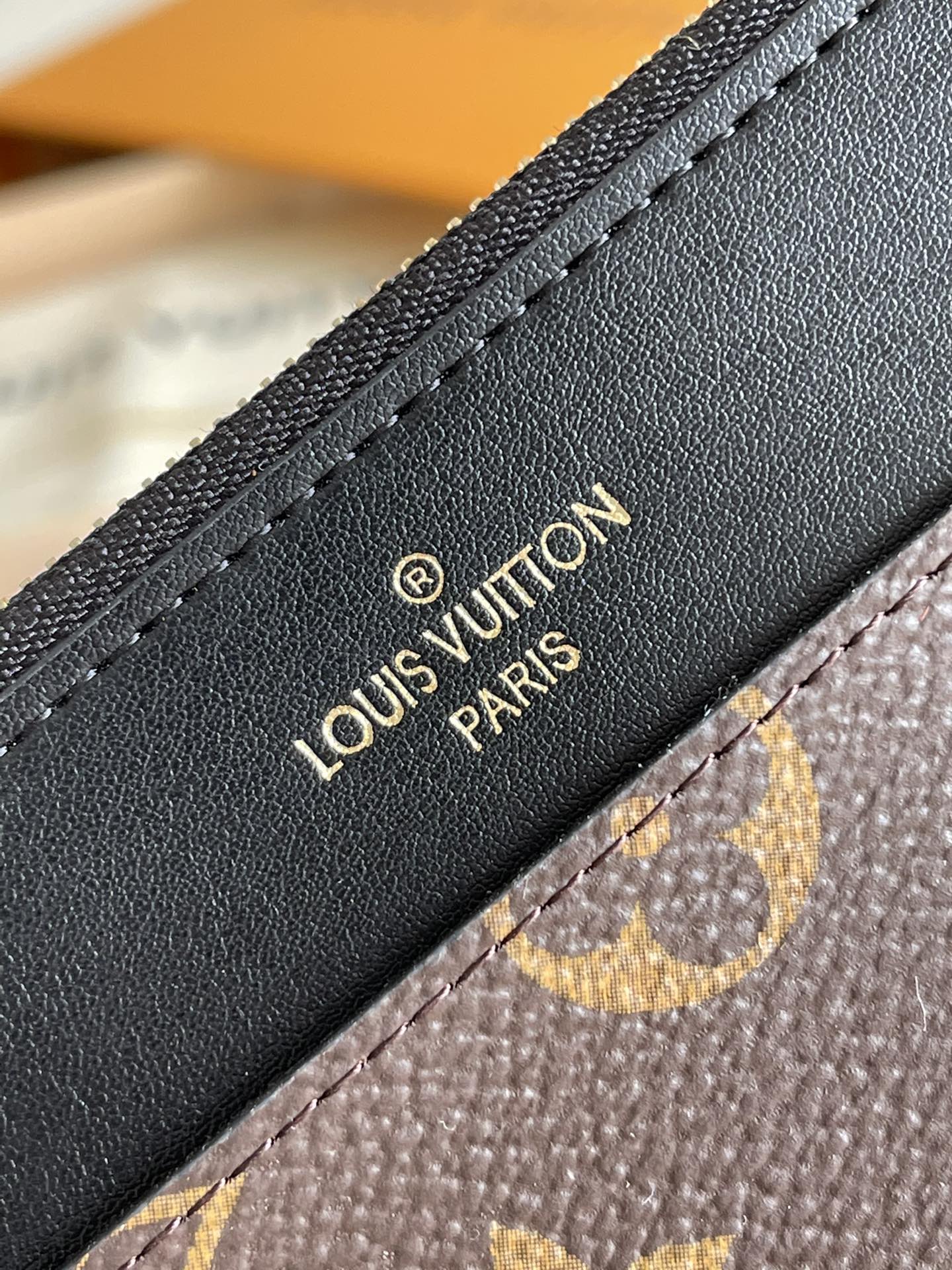 l0*is V*t0n slim purse wallet-20*11*0.5cm