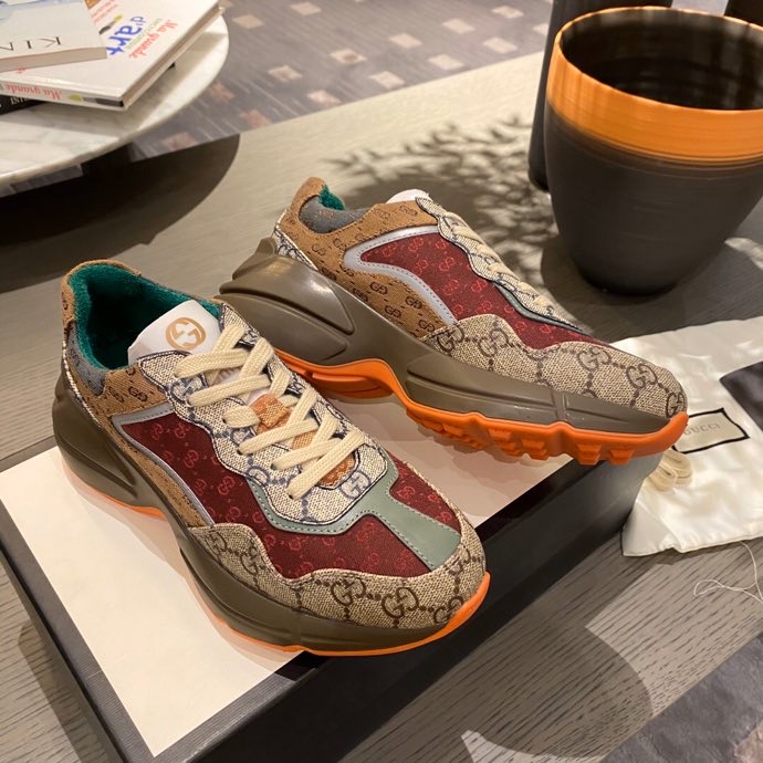 G*u*i sports shoes