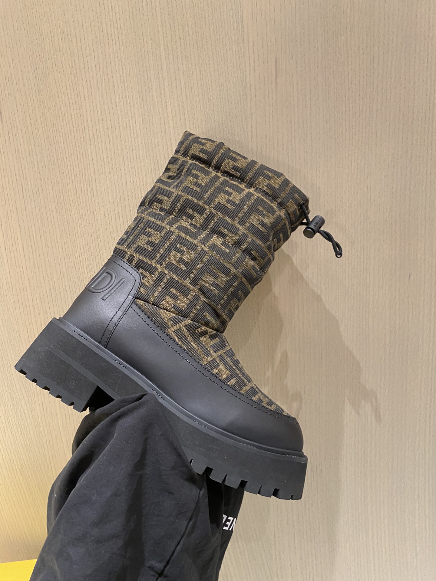 F**di boots