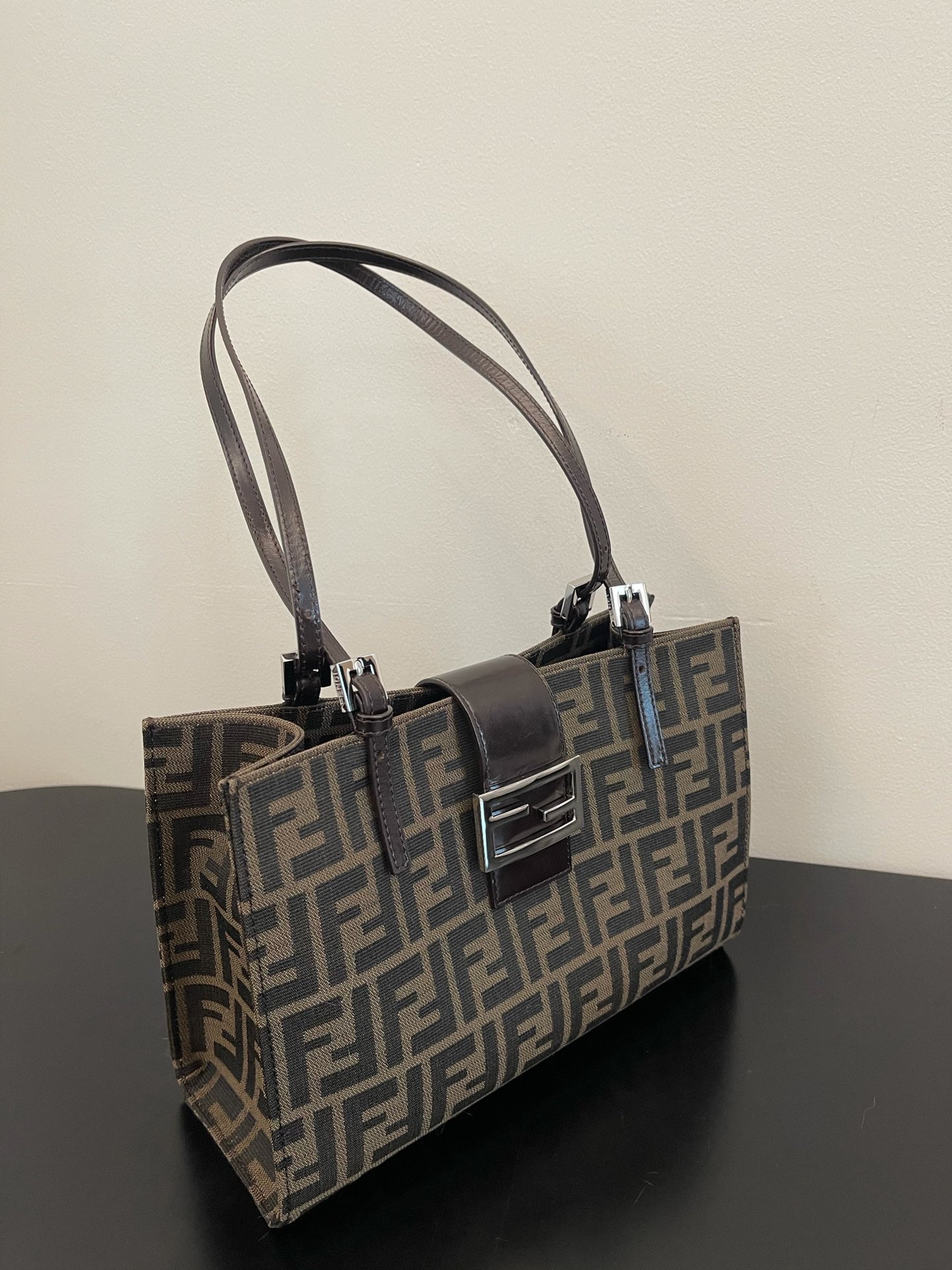 F**di vintage handbags-28x19x10cm