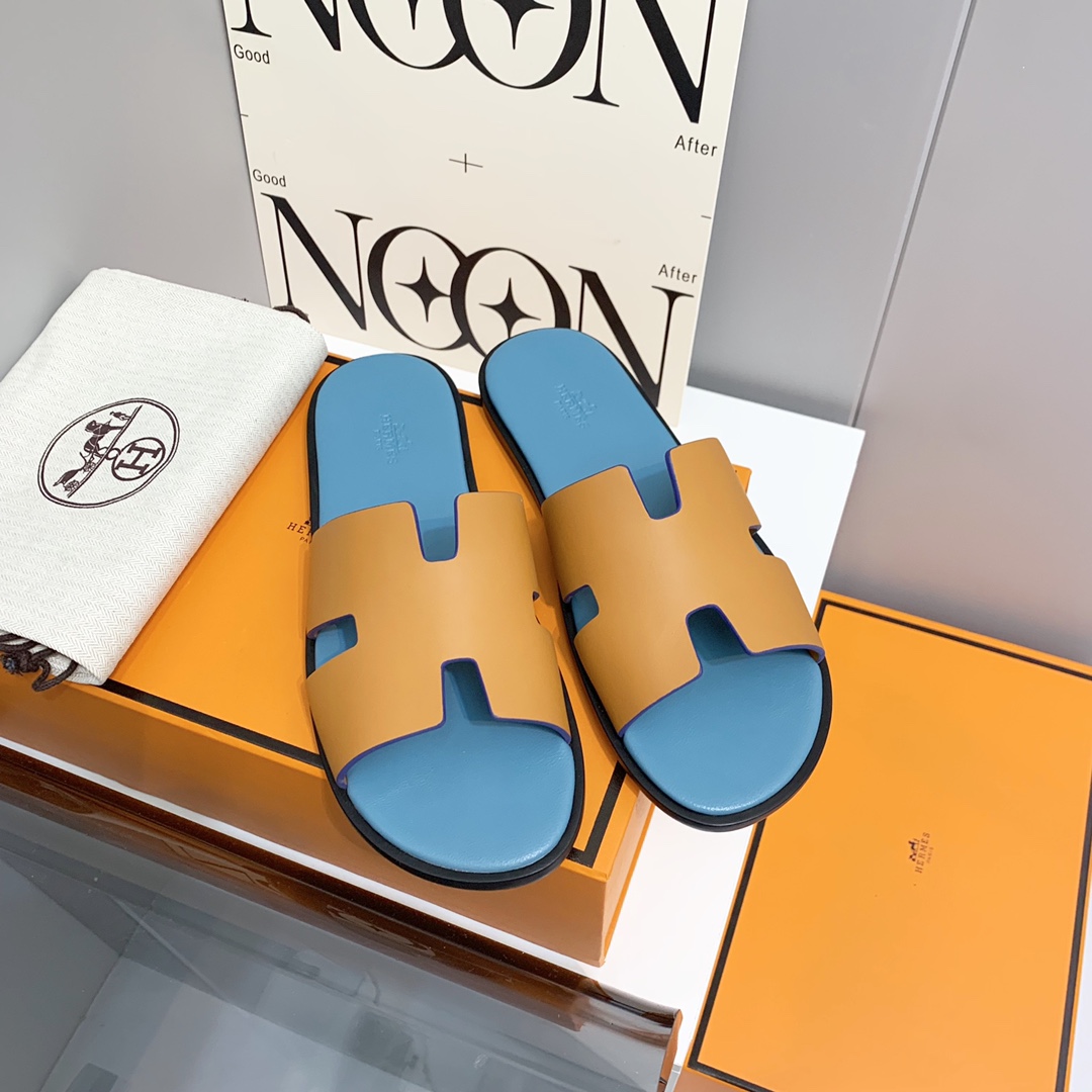 H**mes sandals