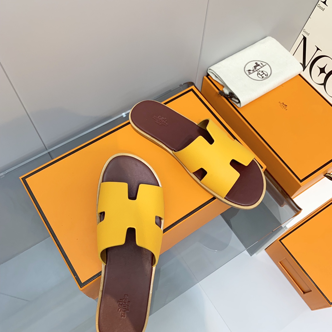 H**mes sandals