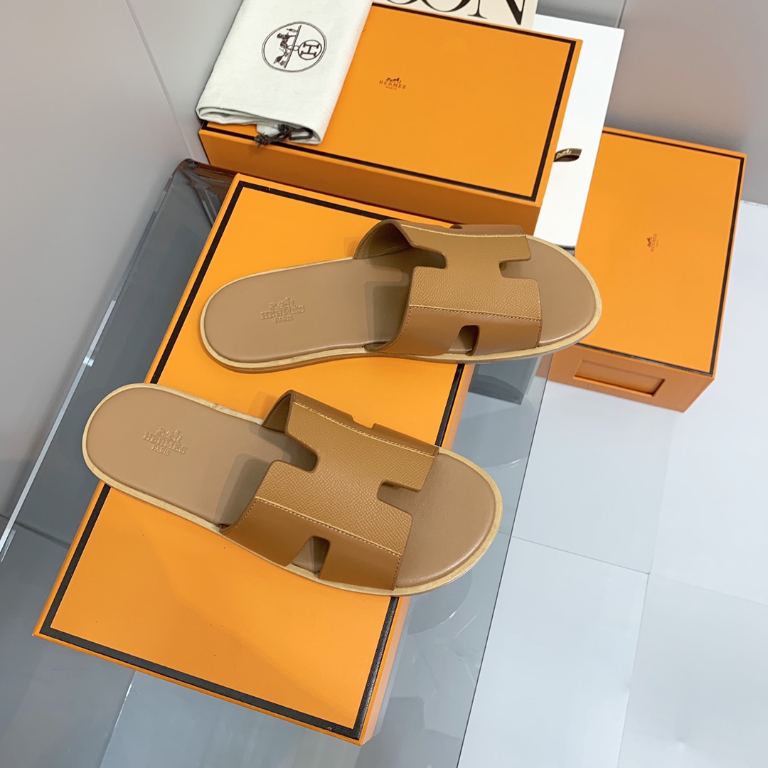 H**mes sandals