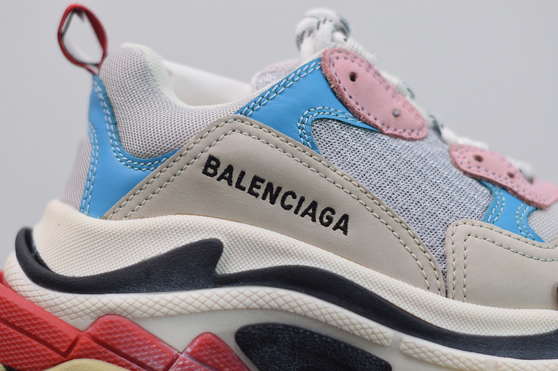 Ba*len*cia*ga triple s