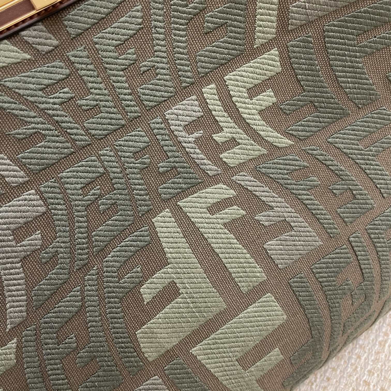 F**di peekabootote-41*29*16cm