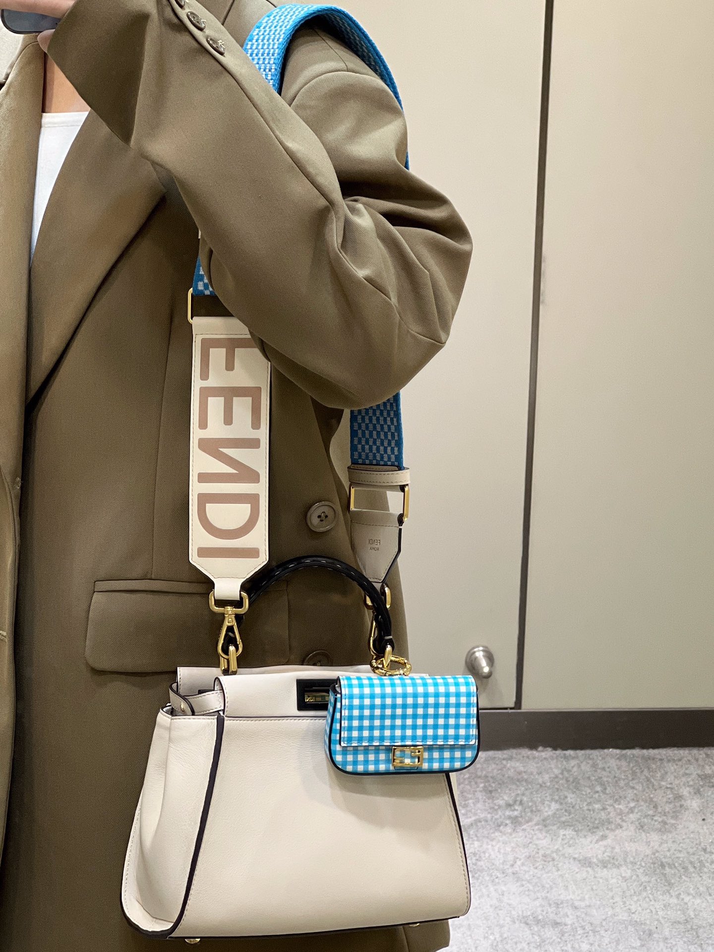 F**di peekabootote-24×7×19cm