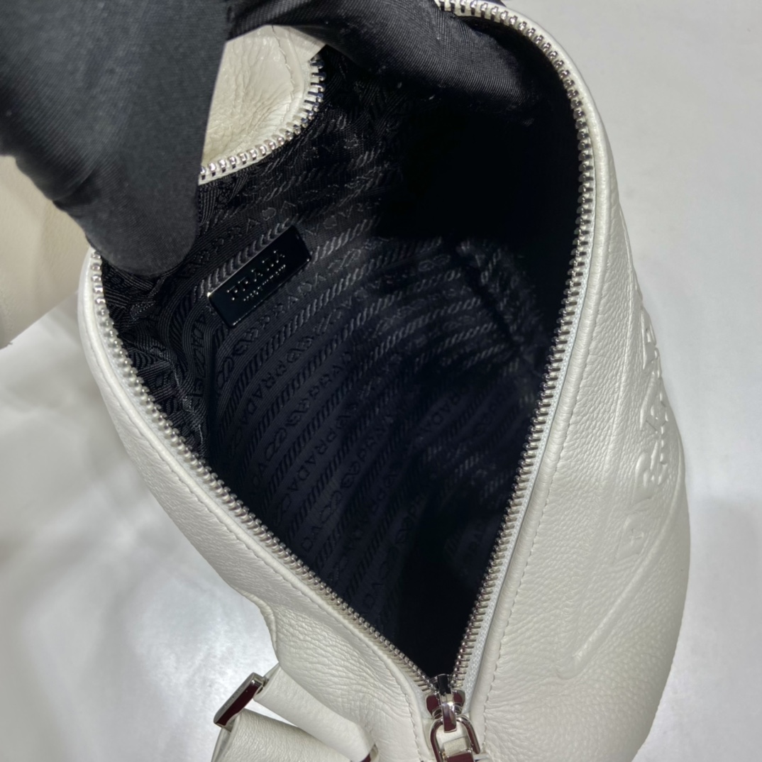 Pra*a 2vz098 handbags-17*32*6.5cm
