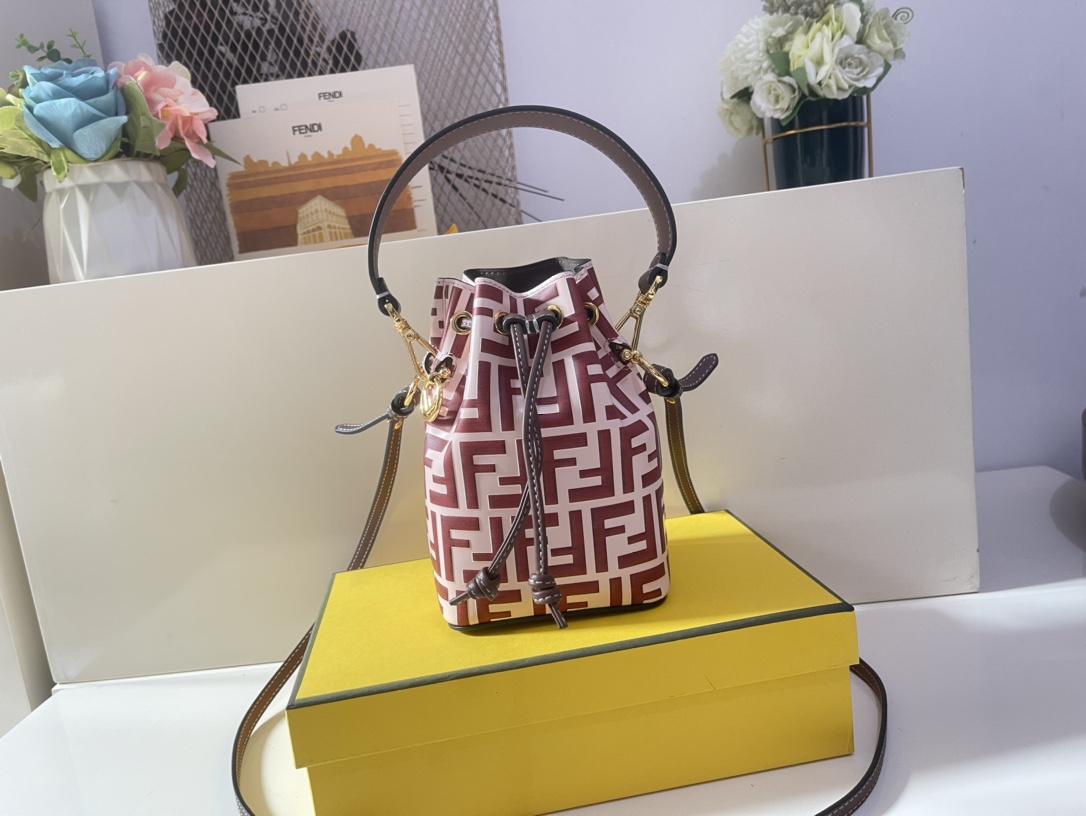 F**di mini mon tresor bag -12x18x10cm