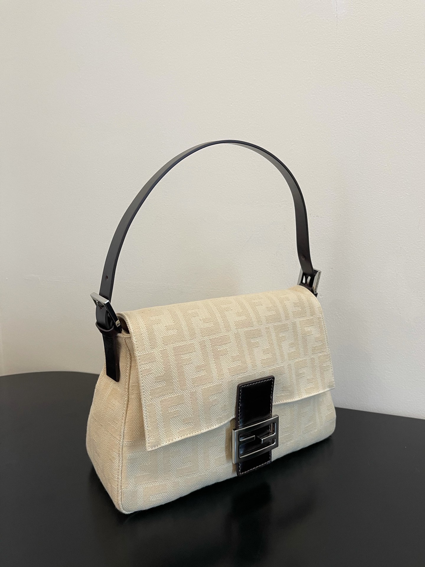 F**di large baguette bag-29x21x12cm