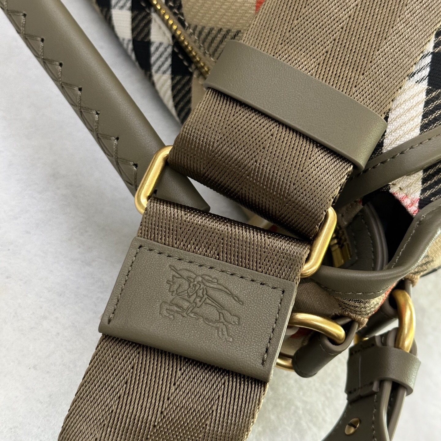 Burberr.y Small B Clip Check Messenger Bag -27.5*11*19CM