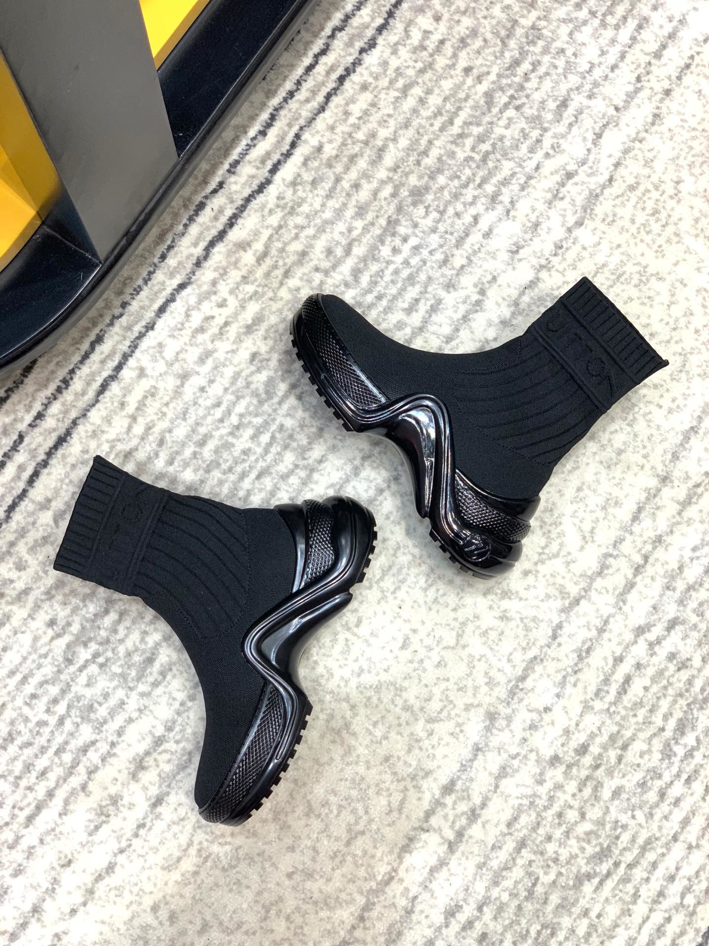 l0*is V*t0n archlight sock sneaker