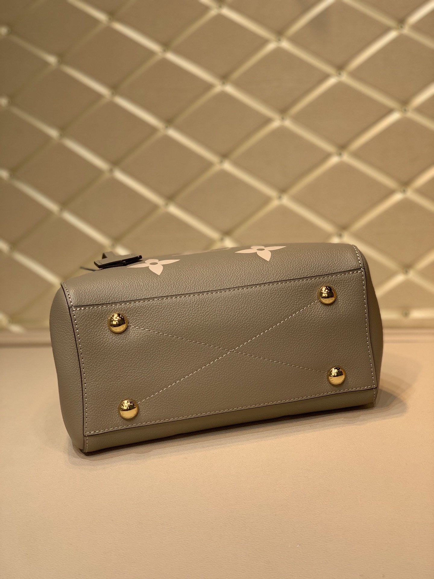 l0*is V*t0n montaigne bb-29*20*13cm