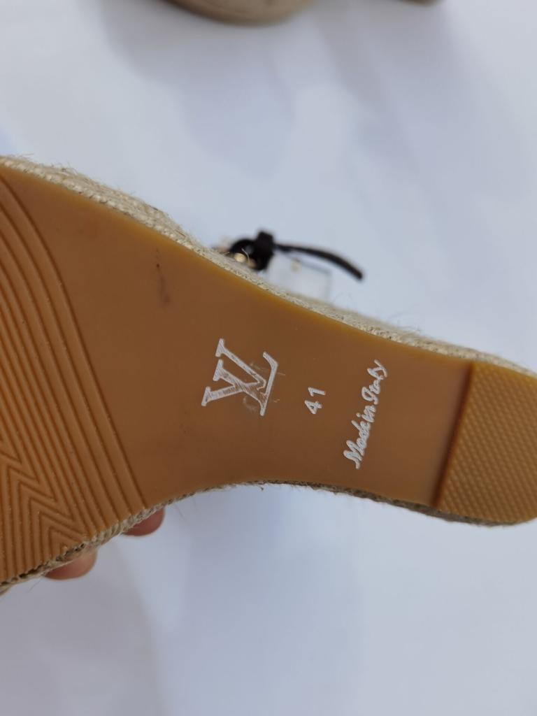 l0*is V*t0n sandals