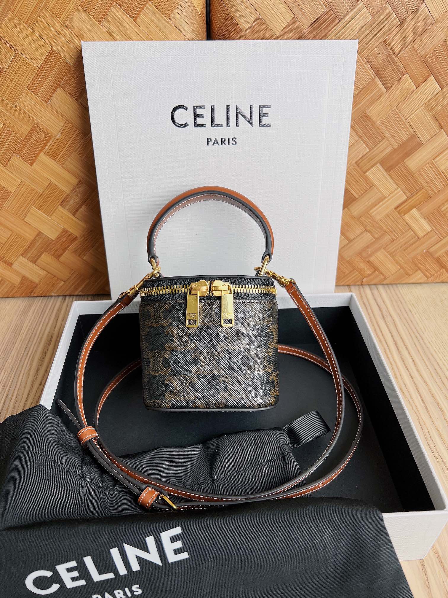 Ce**e cubic box bag-9×9.5×9cm