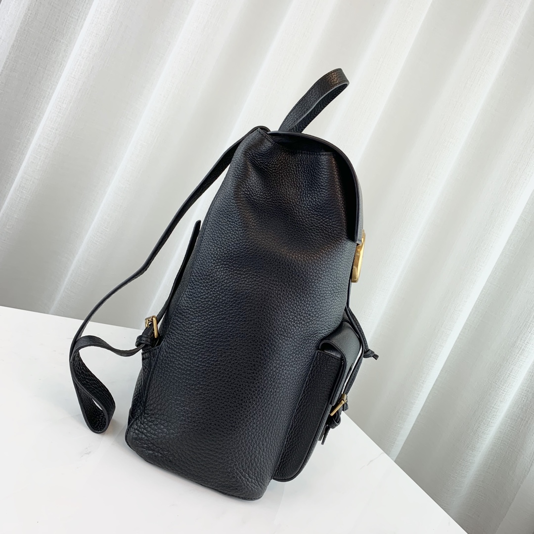 G*u*i backpack-31*37*14.5cm