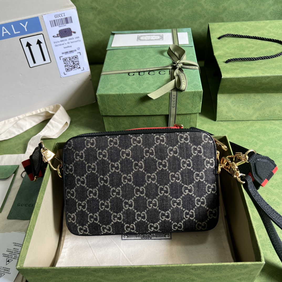 g*u*i vintage gg S*p*e-24.5x 16x 4.5cm