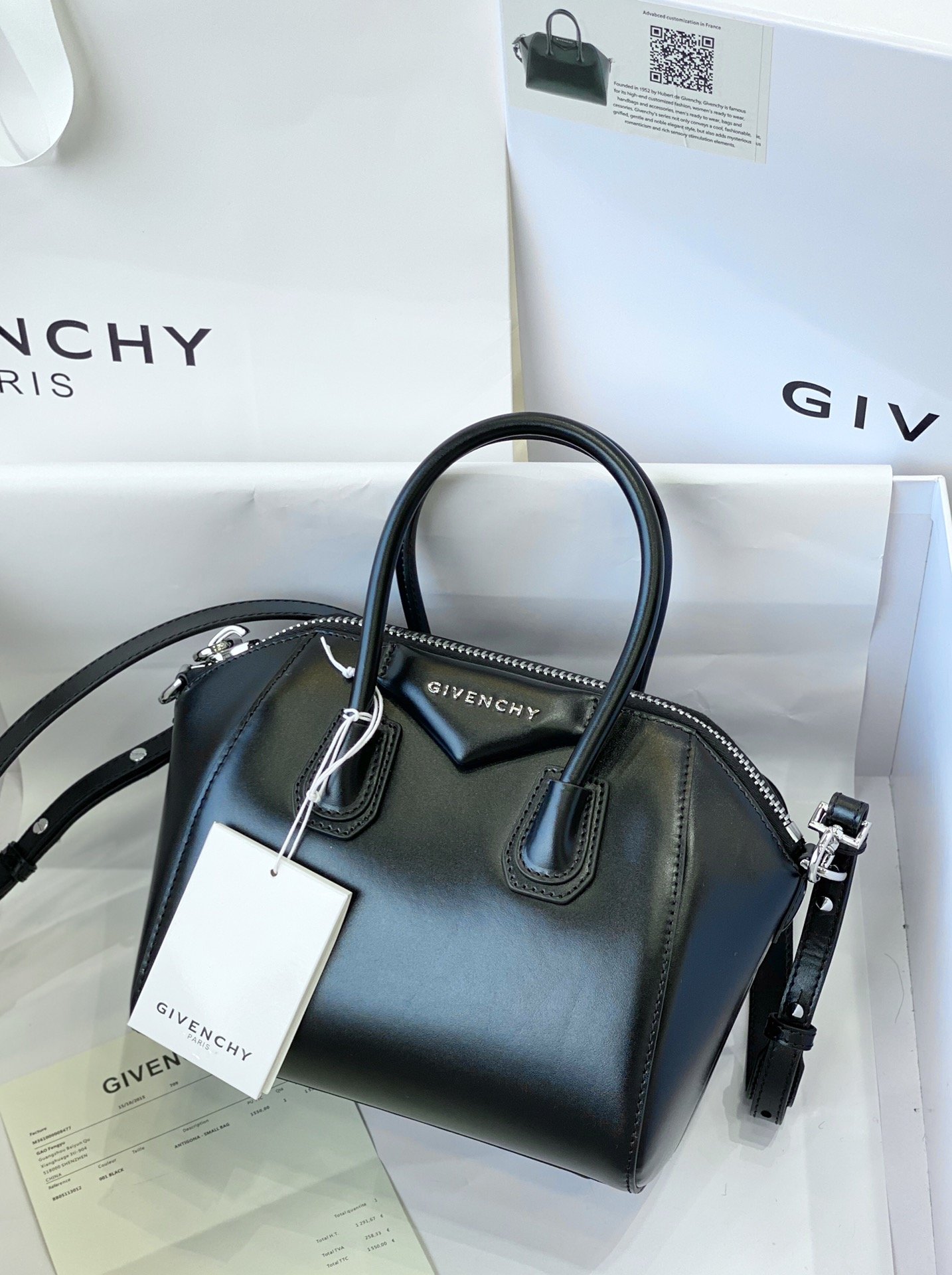 G1uenchy antigona tote