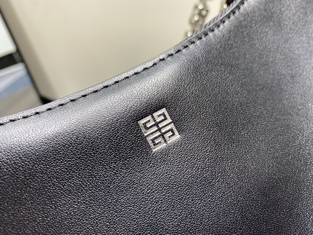 G1uenchy moon cut hobo-25x7x12cm