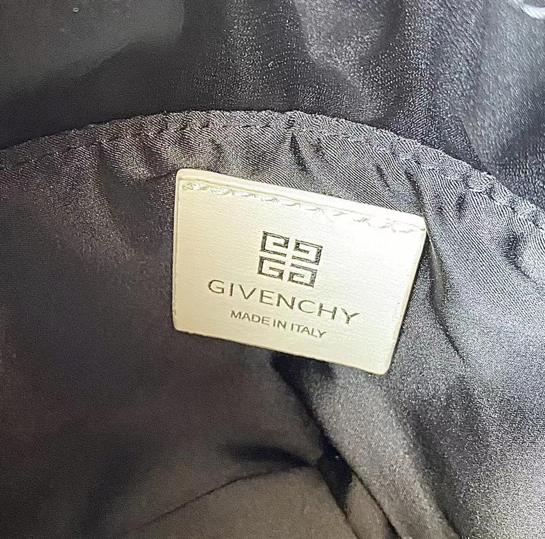 G1uenchy cutout bucket-16*11*11 cm
