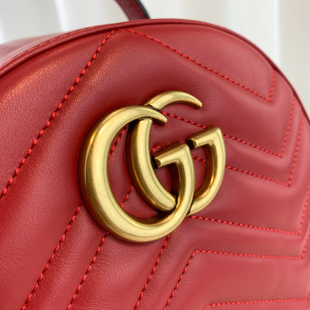 G*u*i backpack-22.5x26x11cm