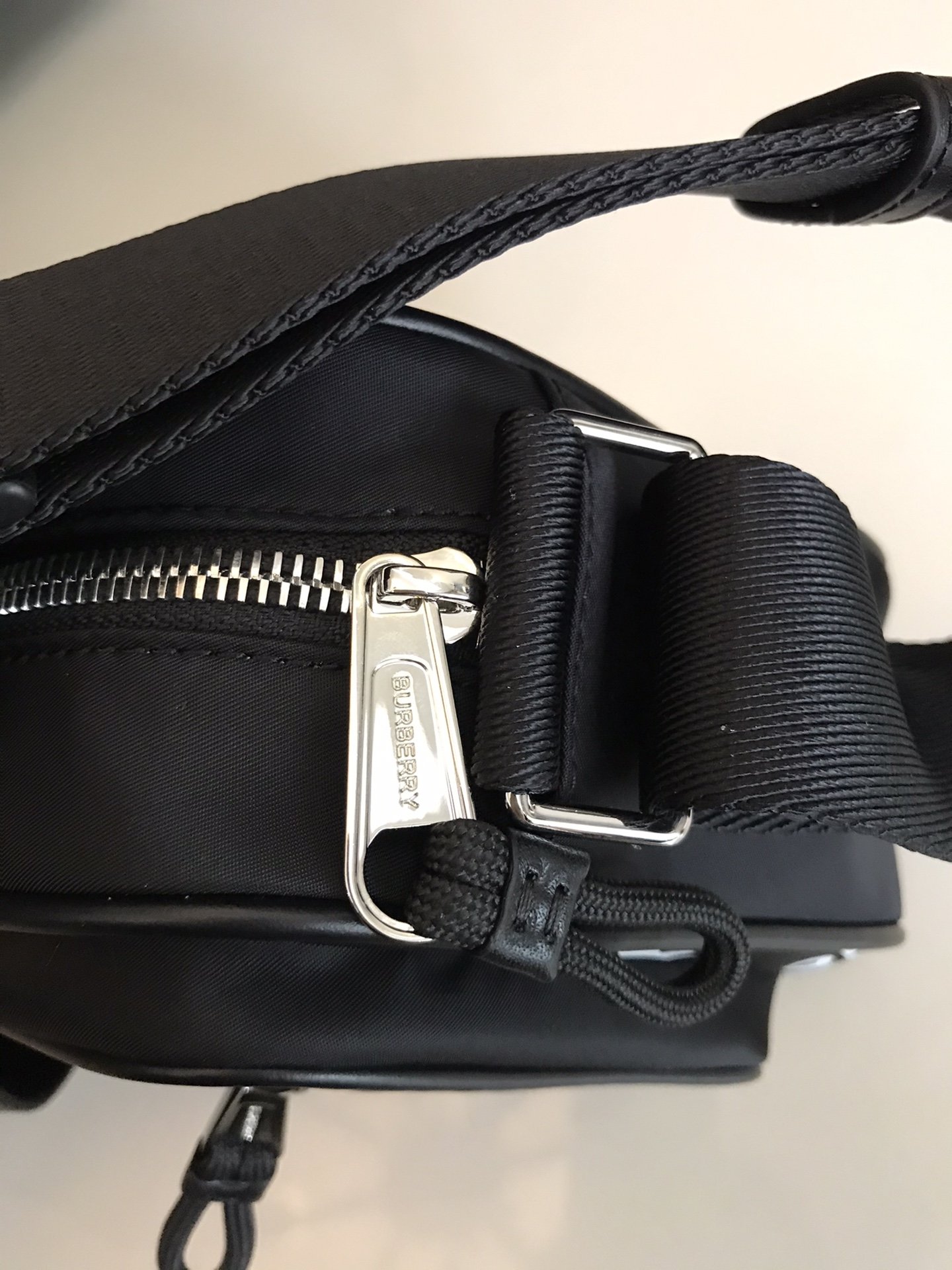 B**rry crossbody handbag-22*16*7cm