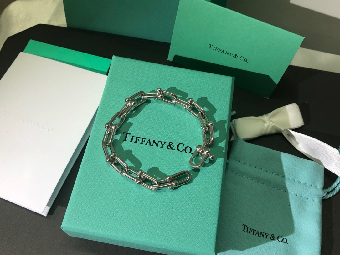 T*f*ny bracelet