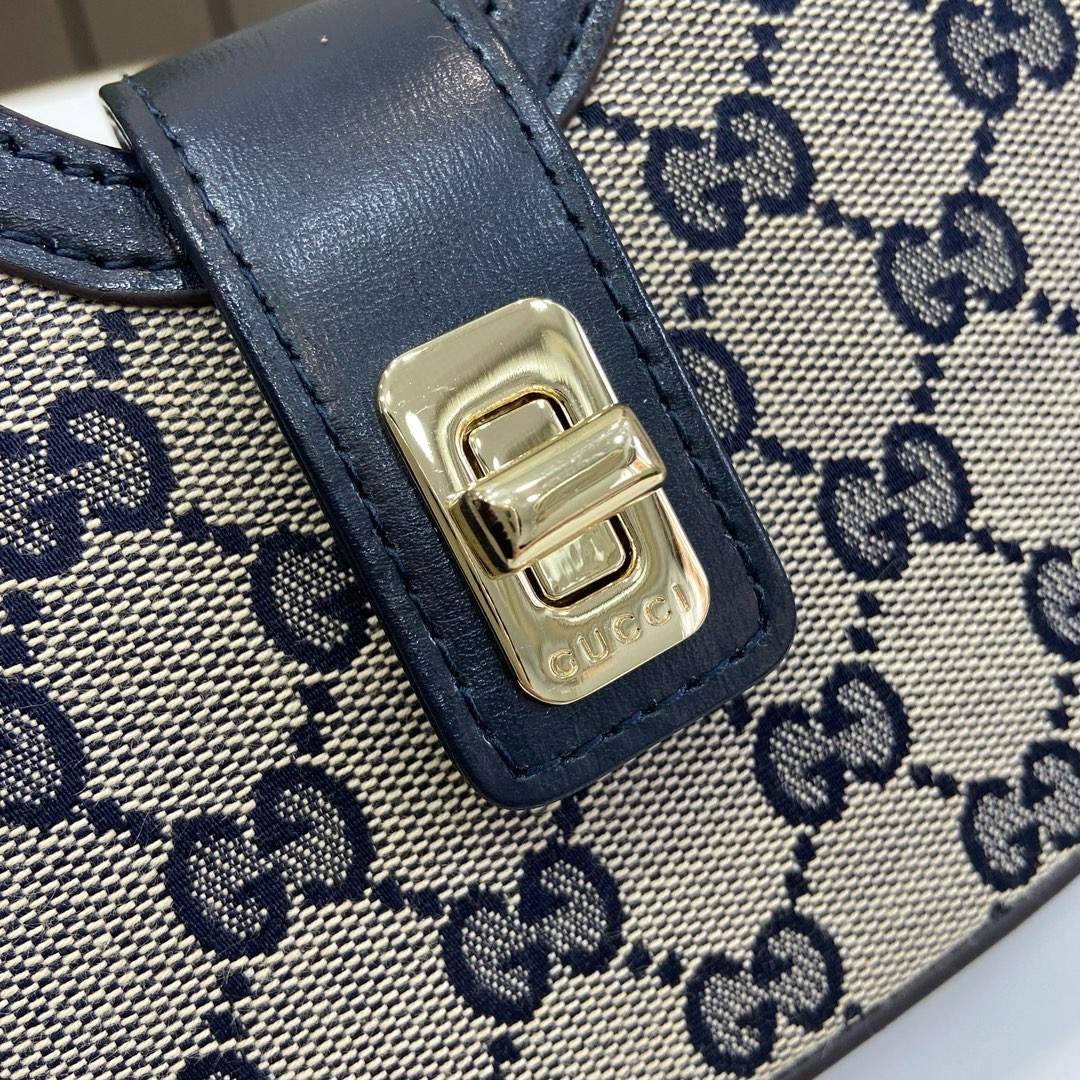G*u*i moon side bag-12*24*5cm