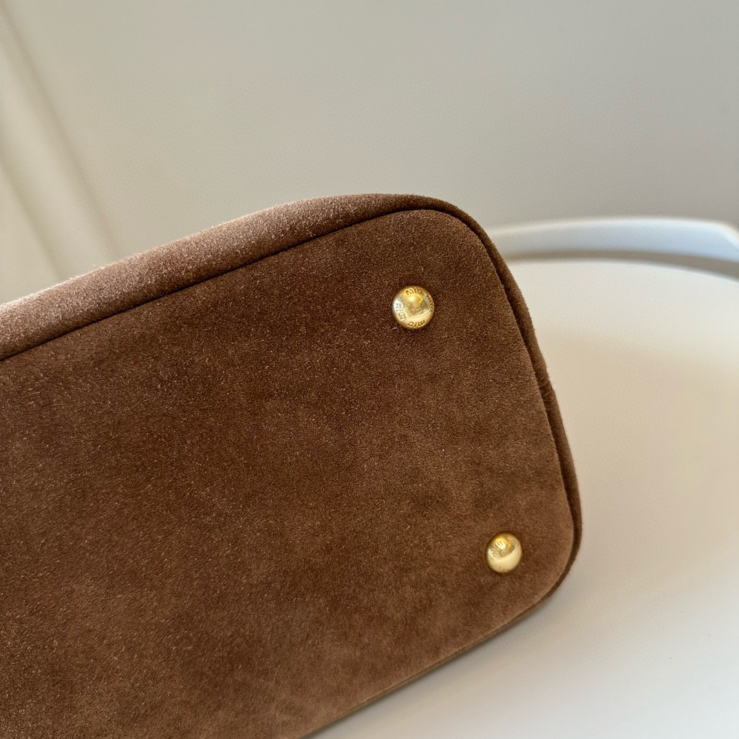 M1um1u aventure nappa tote-31x40x13cm