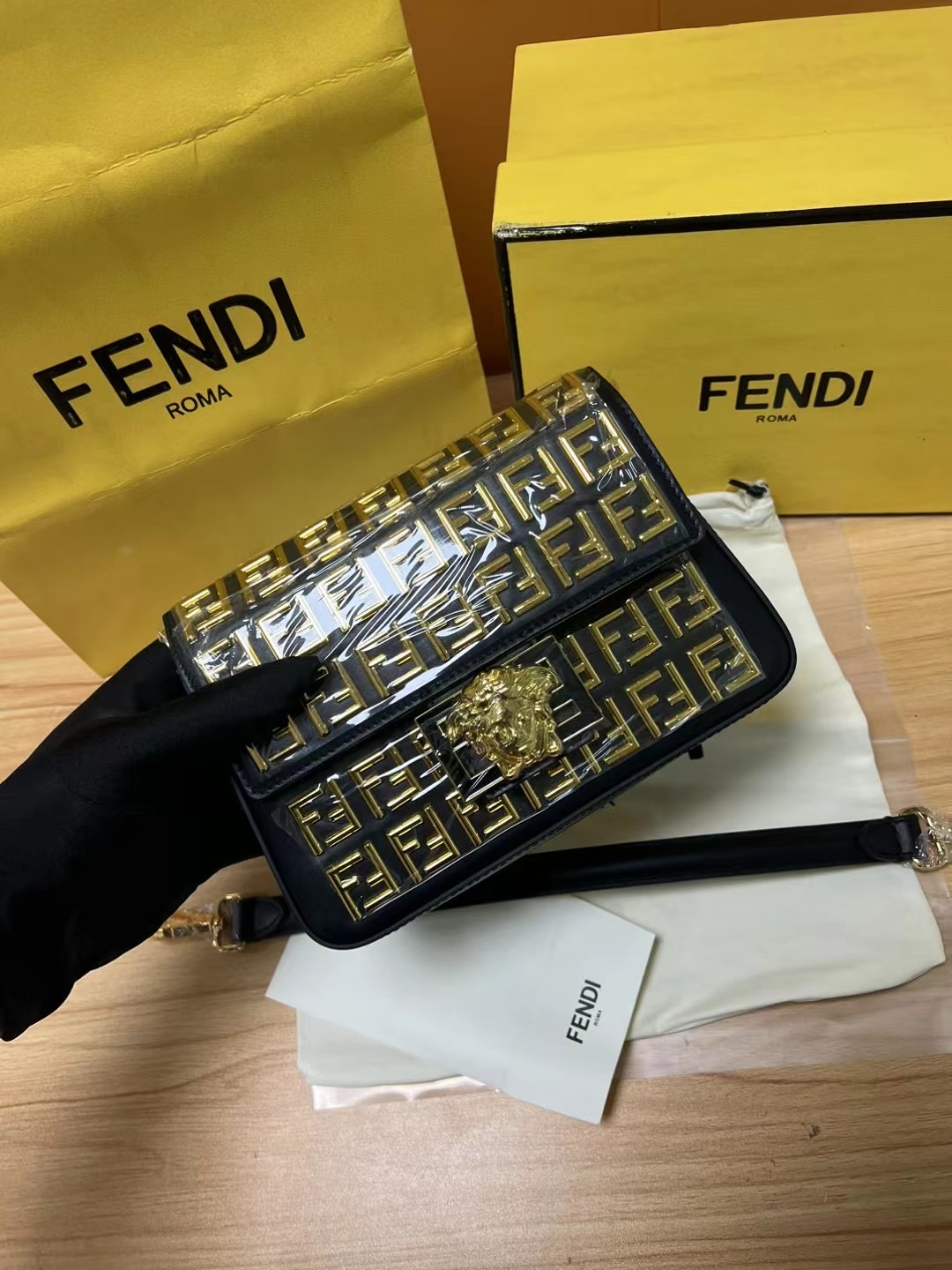 F**di &versace chain bag-20cm