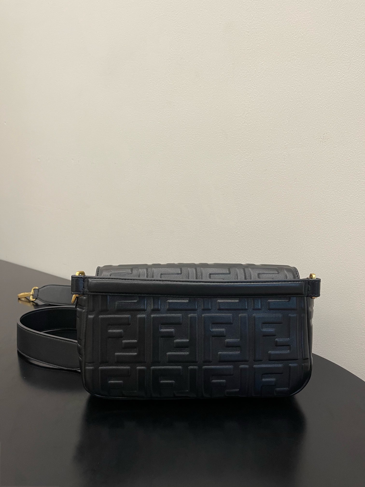 F**di baguette bag-26*13*6cm